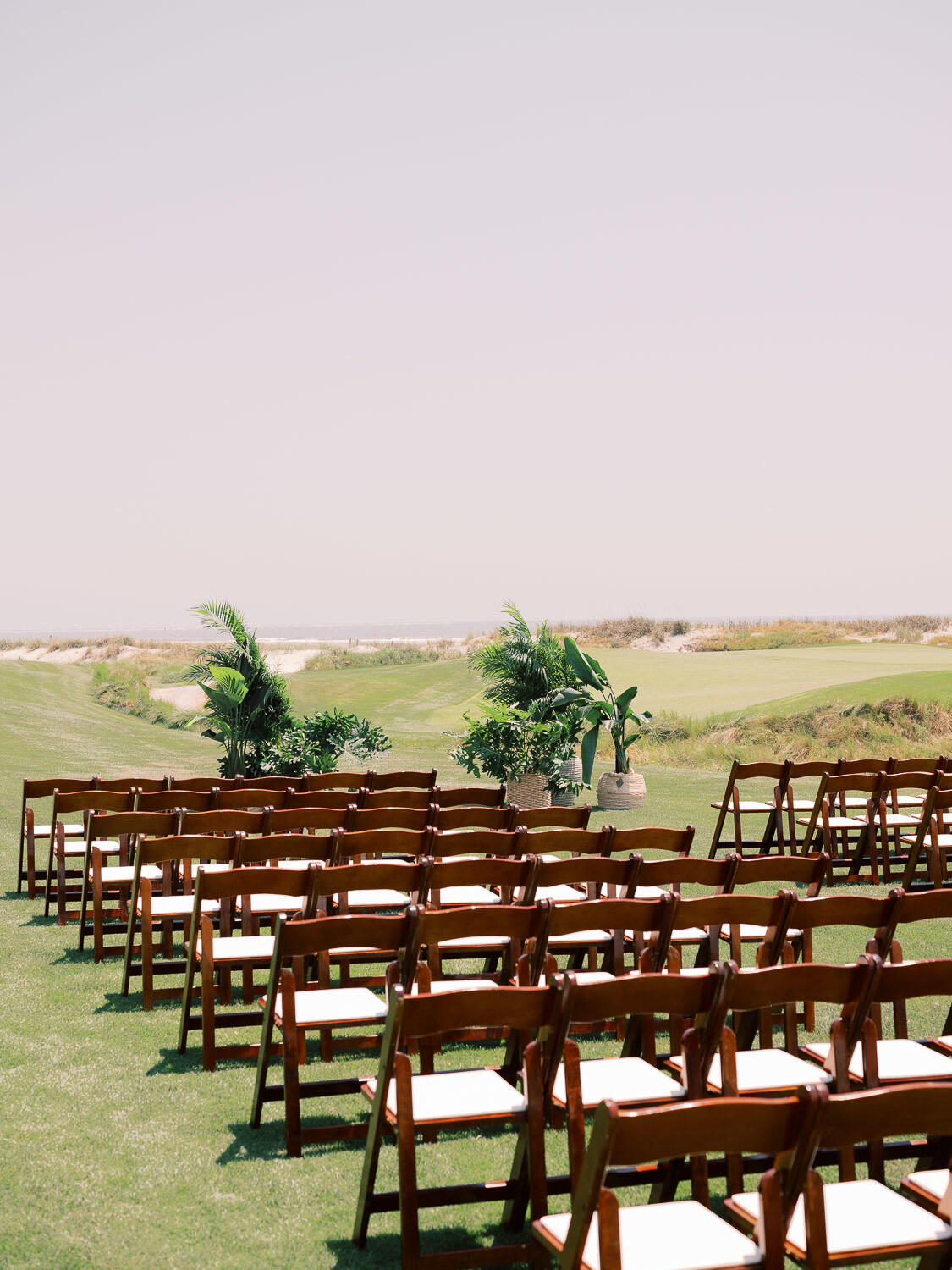 Kiawah Wedding Photographers Virgil Bunao Charleston Luxury Wedding Photographer Oceancourse