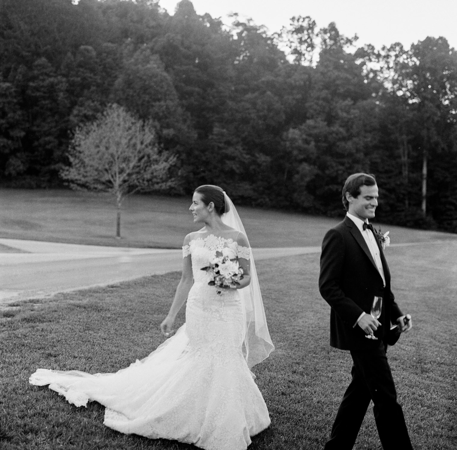 Linville Weddings in North Carolina by Linville Luxury Wedding Photographer Virgil Bunao